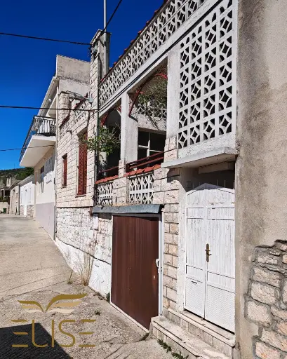 HOUSE WITH SEAVIEW - ON REQUEST